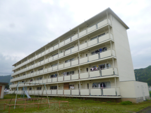 久下村駅よりバス13分 徒歩6分 築48年11ヶ月 5階建の賃貸物件