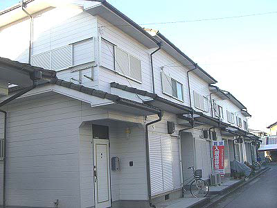 宝殿駅より徒歩15分 築40年11ヶ月 2階建の賃貸物件