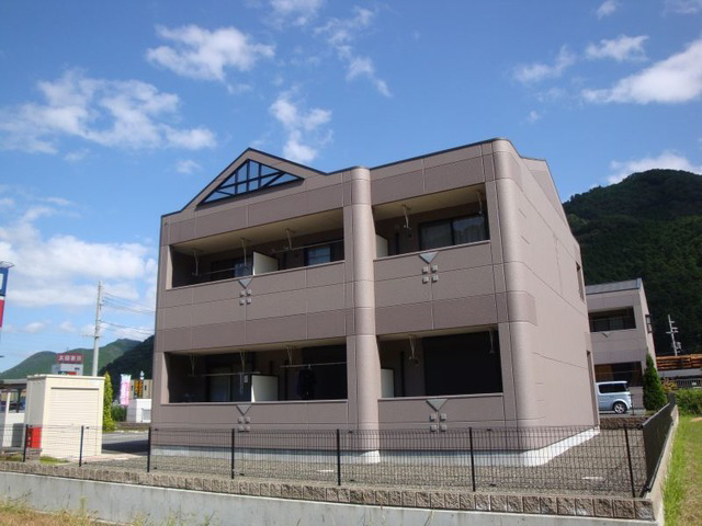 梁瀬駅より徒歩14分 築19年11ヶ月 2階建の賃貸物件