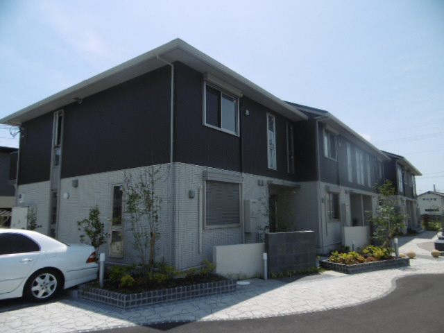 播磨町駅より徒歩10分 築8年10ヶ月 2階建の賃貸物件