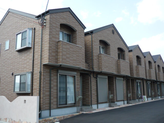 播州赤穂駅よりバス5分 徒歩2分 築15年4ヶ月 2階建の賃貸物件